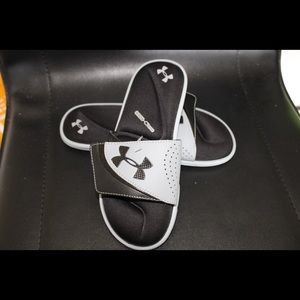 Size 7 New Under Armour Slides